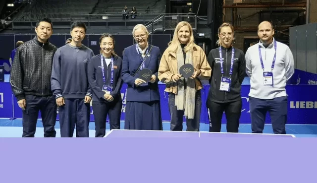 刘诗雯连任国际乒联职务！中式礼服很温婉，笑眼弯弯商业价值不减_国乒_伦敦_比赛